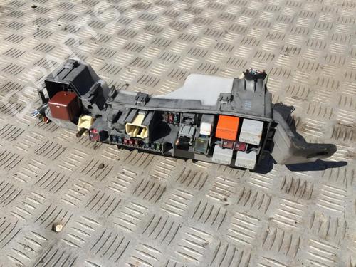 Used Fuse box Fuse box TOYOTA COROLLA Saloon (_E12_) 1.4 VVT-i (ZZE120_, ZZE120R) (97 hp) 33484074 33484074