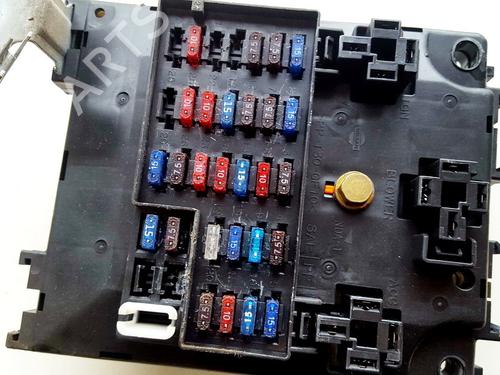 Used Fuse box Fuse box NISSAN PRIMERA (P11) 2.0 TD (90 hp) 33519770 33519770