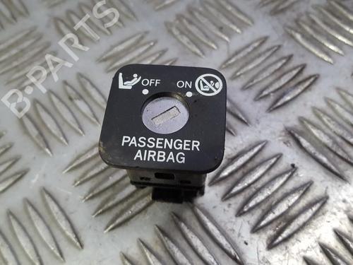 Used Switch Switch TOYOTA AVENSIS Saloon (_T27_) 2.0 D-4D (ADT270_, ADT270R) (126 hp) 33495230 33495230