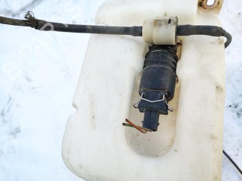 Used Washer pump Washer pump VW TRANSPORTER T4 Van (70A, 70H, 7DA, 7DH) 1.9 TD (68 hp) 35403627 35403627
