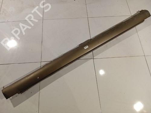Used Left sideskirt Left sideskirt 37677972 37677972