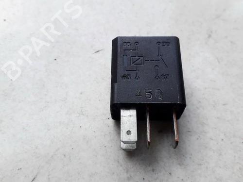 Used Electronic sensor Electronic sensor OPEL ASTRA G Hatchback (T98) 2.0 DTI 16V (F08, F48) (101 hp) 33528084 33528084