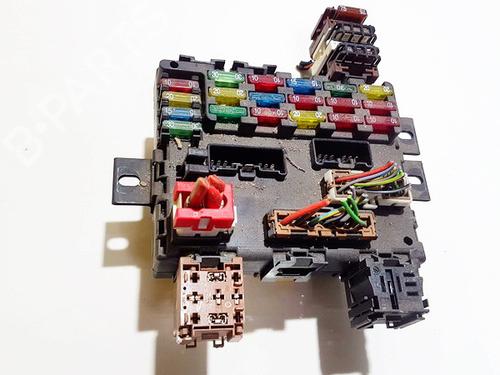 Used Fuse box Fuse box FIAT STILO (192_) 1.9 JTD (192AXS1B, 192BXS1B) (90 hp) 33102762 33102762