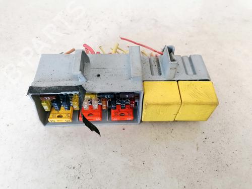 fuse-box-renault-scenic-ii-jm01_-2003-2004-2005-2006-2007-2008-2009-2010-32874689 main image