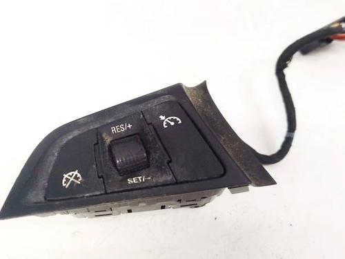 Used Steering wheel controls Steering wheel controls 35065129 35065129