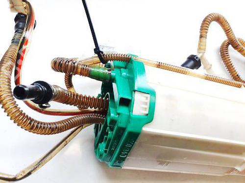 Fuel pump AUDI A8 D3 (4E2, 4E8) 4.0 TDI quattro | BP38640491M76 - Image 2