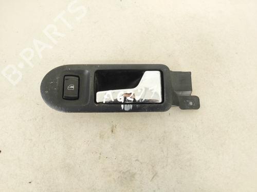 Used Front right interior door handle Front right interior door handle VW GOLF IV (1J1) 1.9 SDI (68 hp) 35583049 35583049