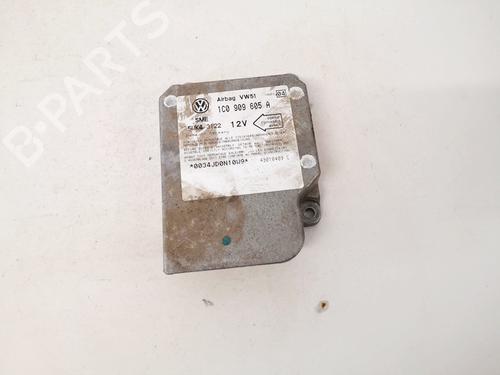 Used ECU airbags ECU airbags 32888900 32888900