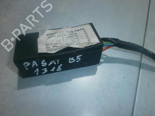 electronic-module-vw-passat-b5-variant-3b5-1997-1998-1999-2000-2001-33485495 main image