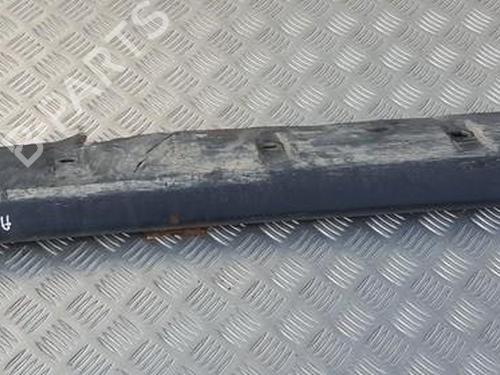 Used Right sideskirt Right sideskirt 35680872 35680872