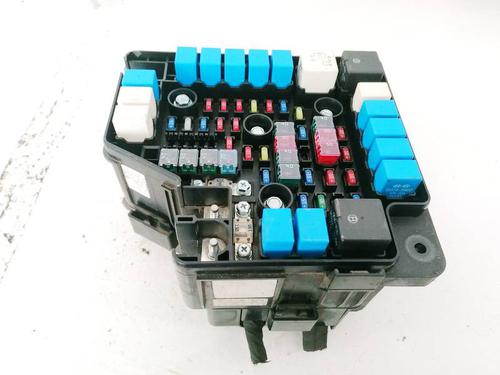 Used Fuse box Fuse box HYUNDAI SANTA FÉ II (CM) 2.0 CRDi (150 hp) 32920575 32920575