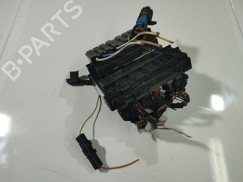 Used Fuse box Fuse box CITROËN C5 III (RD_) 2.0 HDi (RDRHD8, RDRHDJ, RDRHR8, RDRHRJ) (136 hp) 32536388 32536388