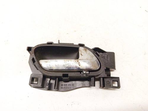 Used Front right interior door handle Front right interior door handle PEUGEOT RCZ 1.6 16V (156 hp) 34852646 34852646