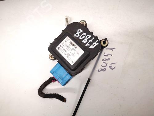 electronic-module-audi-a6-c5-4b2-4b4-1997-1998-1999-2000-2001-2002-2003-2004-2005-32902663 main image