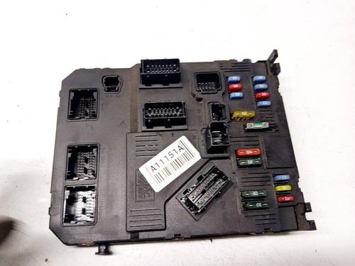 Used Fuse box Fuse box PEUGEOT 407 (6D_) 2.0 HDi 135 (6DRHRH, 6DRHRE, 6DRHRG, 6DRHRJ) (136 hp) 33488157 33488157