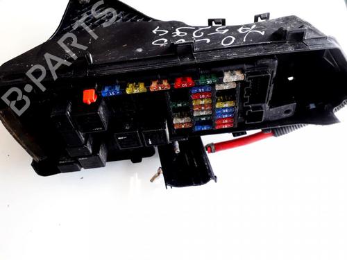 Used Fuse box Fuse box VOLVO S60 I (384) 2.4 T (200 hp) 33521758 33521758