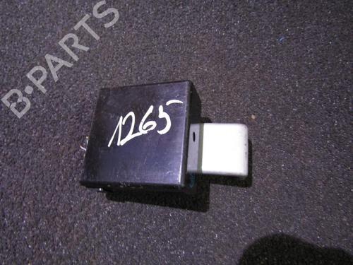 Used Electronic module Electronic module TOYOTA YARIS VERSO (_P2_) 1.3 (NCP20_, NCP22_, NCP20R, NCP22R) (86 hp) 33481118 33481118