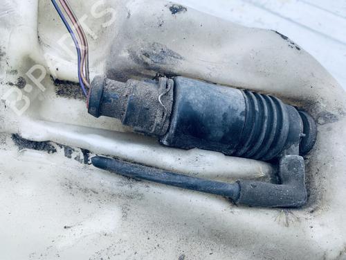 washer-pump-audi-a4-b5-8d2-1994-1995-1996-1997-1998-1999-2000-2001-35593125 main image