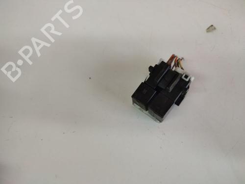 Used Fuse box Fuse box HONDA CIVIC VIII Hatchback (FN, FK) 2.2 CTDi (FK3) (140 hp) 34502167 34502167