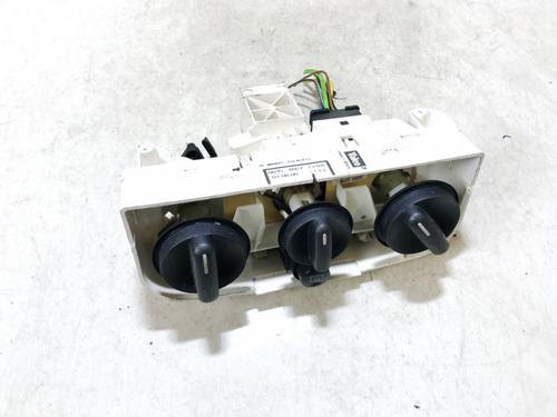 climate-control-opel-corsa-c-x01-2000-2001-2002-2003-2004-2005-2006-2007-2008-2009-35865800 main image