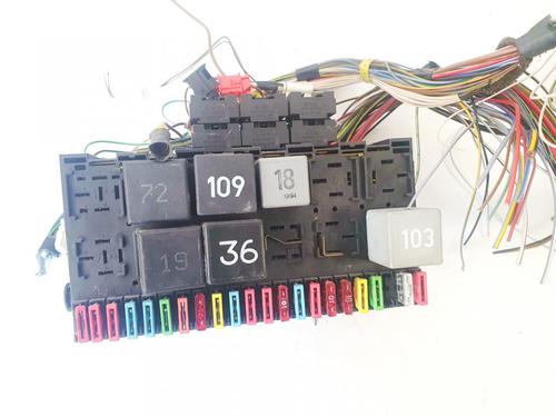 Used Fuse box Fuse box VW PASSAT B3/B4 Variant (3A5, 35I) 1.9 TDI (90 hp) 32913583 32913583