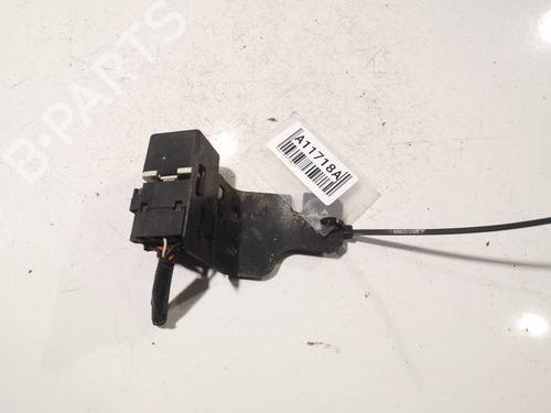 Used Fuse box Fuse box 38479028 38479028