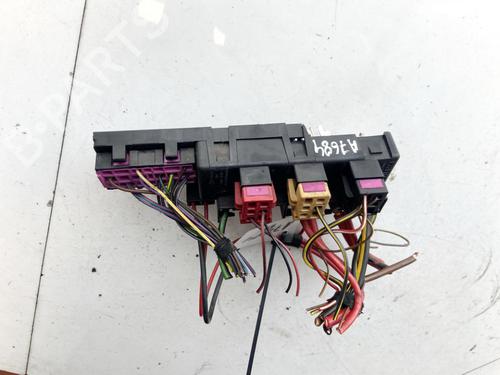 Used Fuse box Fuse box VW PASSAT B5.5 (3B3) 1.9 TDI (130 hp) 32893994 32893994