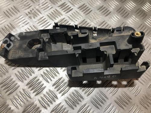 Used Fuse box Fuse box OPEL SIGNUM Hatchback (Z03) 2.2 DTI (F48) (125 hp) 33498463 33498463