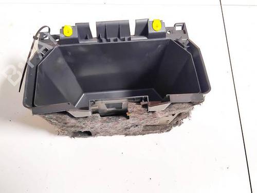 Used Glove box Glove box VOLVO V50 (545) 2.0 D (136 hp) 35071570 35071570