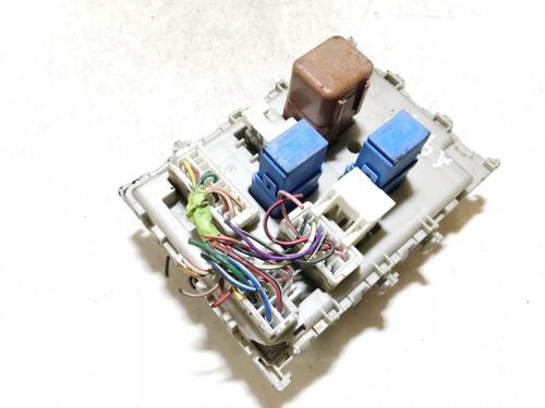 Used Fuse box Fuse box NISSAN X-TRAIL I (T30) 2.2 dCi (136 hp) 33520775 33520775
