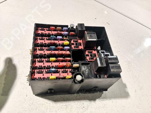 Used Fuse box Fuse box 38738888 38738888