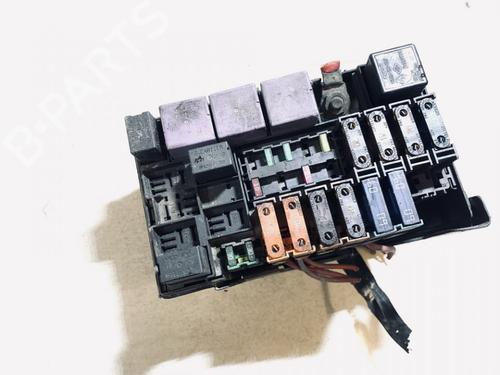 fuse-box-renault-laguna-ii-bg01_-2001-2002-2003-2004-2005-2006-2007-33070016 main image