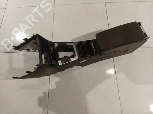 Used Armrest / Center console Armrest / Center console VW PASSAT B6 (3C2) 1.9 TDI (105 hp) 36686398 36686398