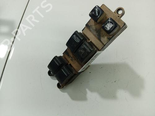 switch-nissan-primera-hatchback-p12-2002-32971461 main image