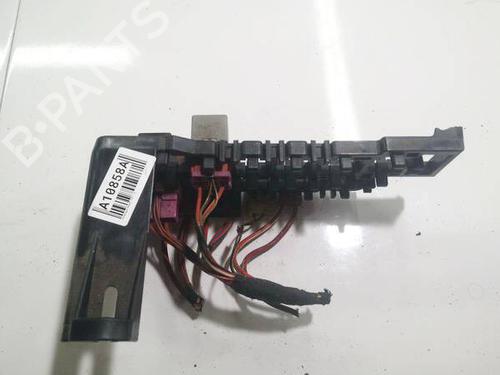 Used Fuse box Fuse box VW PASSAT B5 Variant (3B5) 1.8 (125 hp) 32972272 32972272