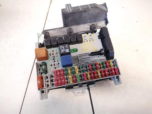 Used Fuse box Fuse box 32896617 32896617