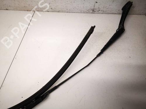 front-windshield-wiper-arm-ford-focus-iii-2010-2011-2012-2013-2014-2015-2016-2017-2018-2019-2020-32544233 main image