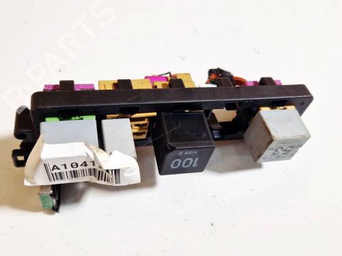 Fuse box SKODA SUPERB II (3T4) 2.0 TDI | BP32574294E1 - Image 4