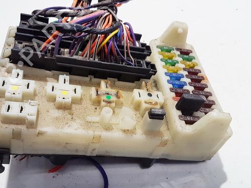 Used Fuse box Fuse box FORD MONDEO I (GBP) 1.8 i 16V (112 hp) 33525058 33525058