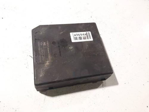 Used Fuse box Fuse box 39483528 39483528