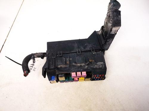Used Fuse box Fuse box NISSAN X-TRAIL I (T30) 2.2 DCi (114 hp) 33084140 33084140