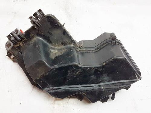 Used Fuse box Fuse box AUDI A6 C6 (4F2) 2.0 TDI (136 hp) 33102248 33102248