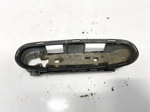 front-right-exterior-door-handle-audi-a4-b5-8d2-1994-1995-1996-1997-1998-1999-2000-2001-35051414 main image