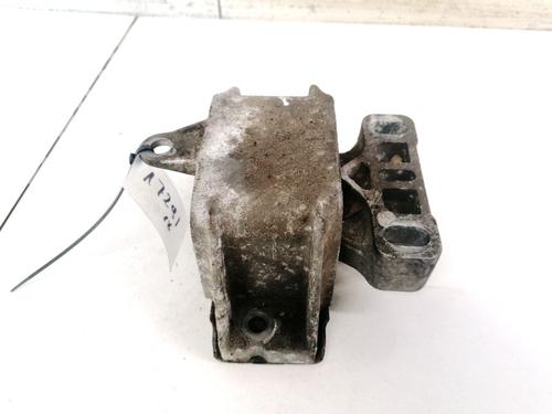 Used Engine mount Engine mount VW NEW BEETLE (9C1, 1C1) 2.0 (115 hp) 32901968 32901968