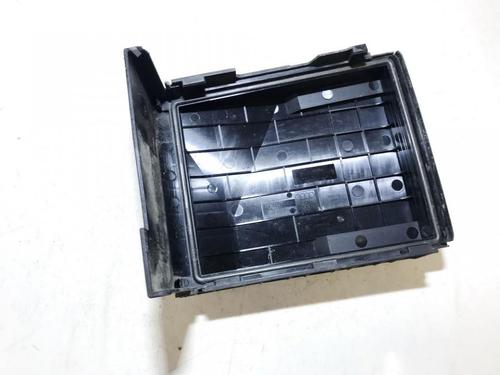 Used Fuse box Fuse box VW CADDY III Box Body/MPV (2KA, 2KH, 2CA, 2CH) 1.9 TDI (75 hp) 33516011 33516011