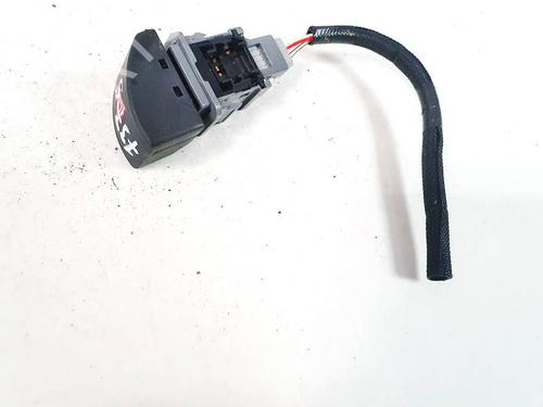 warning-switch-toyota-c-hr-_x1_-2016-35364366 main image