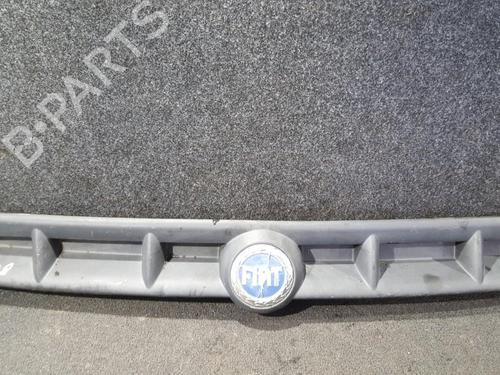 grille-fiat-doblo-mpv-119_-223_-2001-35657473 main image