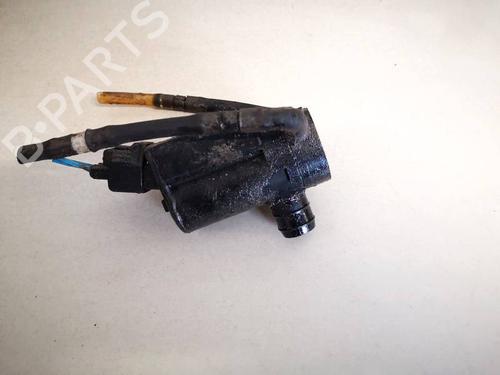 washer-pump-toyota-corolla-saloon-_e12_-2000-2001-2002-2003-2004-2005-2006-2007-2008-35303136 main image