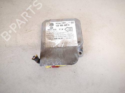 Used ECU airbags ECU airbags VW GOLF IV (1J1) 1.9 TDI (110 hp) 32950447 32950447