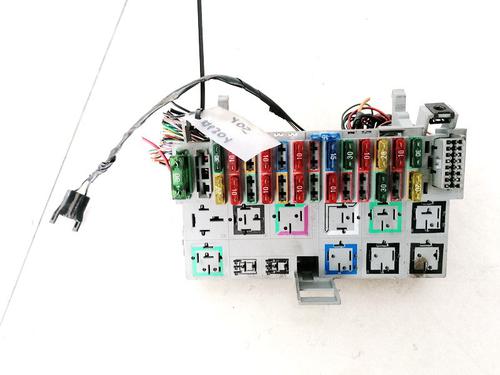 Used Fuse box Fuse box OPEL CORSA B (S93) 1.5 TD (F08, F68, M68) (67 hp) 33073144 33073144